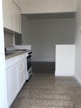 2830 SW 38th Ct in Miami, FL - Building Photo - Building Photo