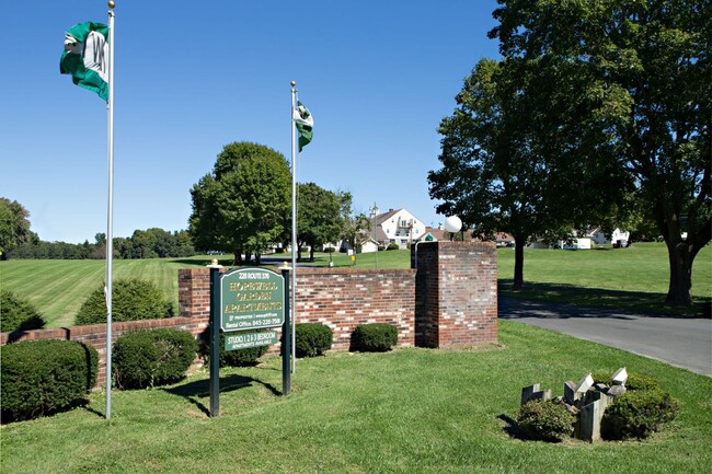 228 NY-376 in Hopewell Junction, NY - Building Photo - Building Photo