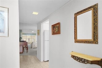 1900 S Kanner Hwy, Unit 108 in Stuart, FL - Foto de edificio - Building Photo