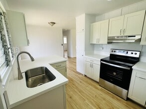 1816 Kaikunane Loop, Unit A in Honolulu, HI - Foto de edificio - Building Photo