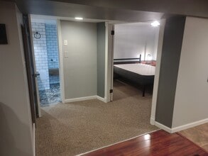 13-13 Floral Ave, Unit 1 in Fair Lawn, NJ - Foto de edificio - Building Photo