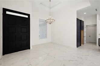 4909 W Highland Ave in McAllen, TX - Foto de edificio - Building Photo