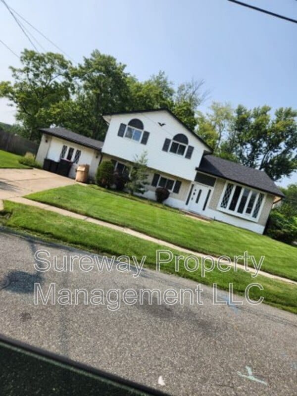 property at 991 Sherbrook Cir