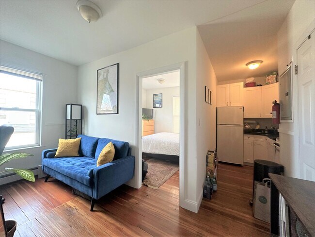 11 Craigie St, Unit 3 in Somerville, MA - Foto de edificio - Building Photo