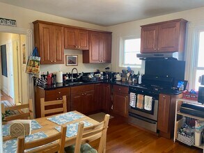 161 Beacon St, Unit 3 in Somerville, MA - Foto de edificio - Building Photo