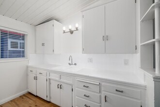 4115 Palmwood Dr in Los Angeles, CA - Building Photo - Interior Photo