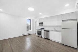 492 11th St, Unit 3B in Brooklyn, NY - Building Photo