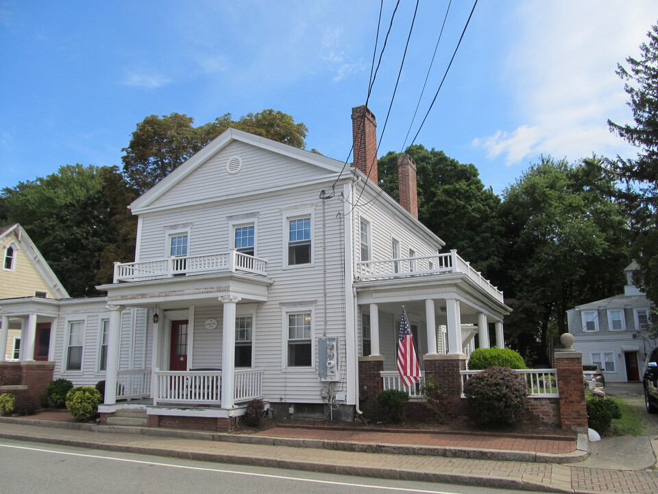 188 Thames St in Groton, CT - Foto de edificio