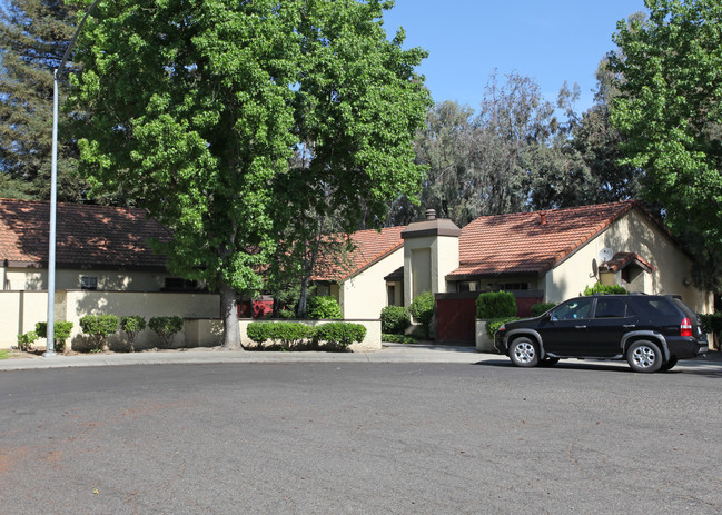 Woodbridge Apartments in Modesto, CA - Building Photo - Building Photo