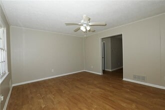 107 Inverness Dr in Jonesboro, GA - Building Photo - Building Photo