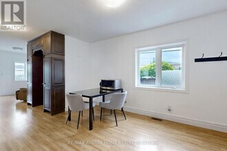 1242 Alexandra Ave in Mississauga, ON - Building Photo - Building Photo
