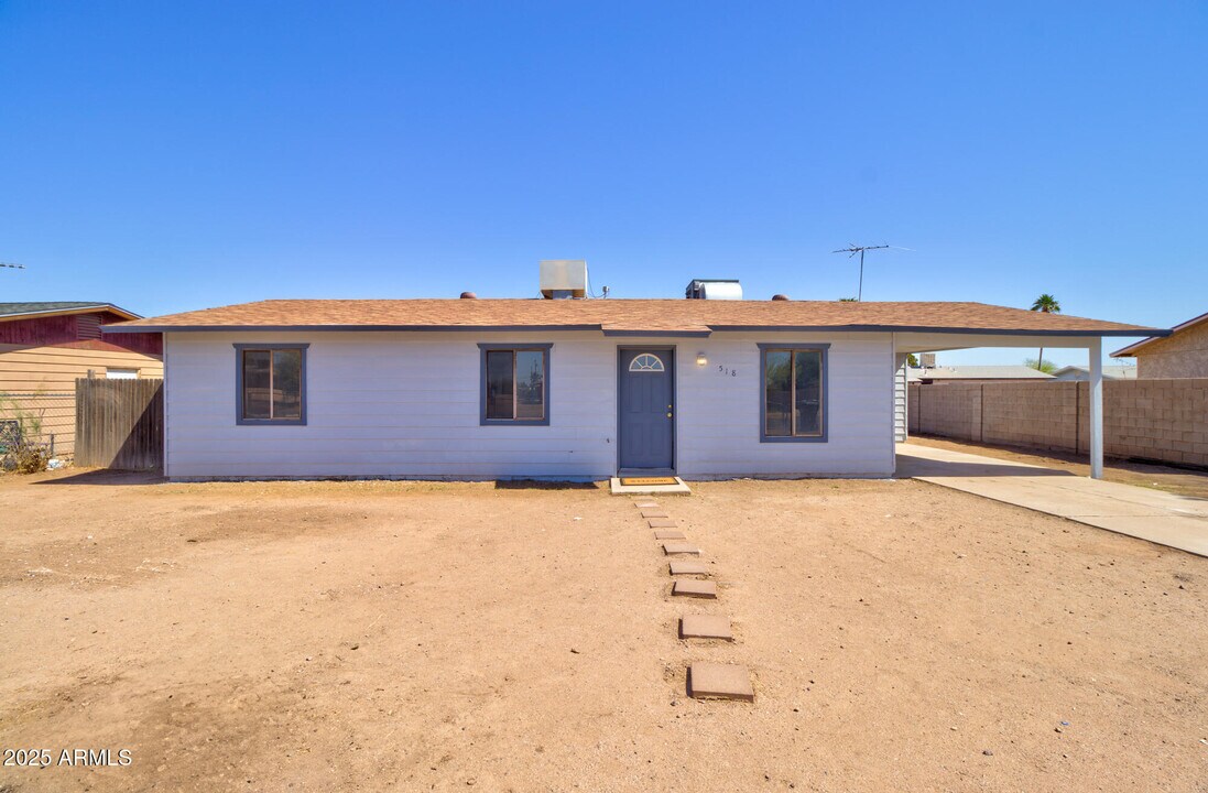 518 W Battaglia Rd in Eloy, AZ - Building Photo