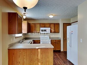 7337 Kenmare Dr in Reynoldsburg, OH - Building Photo - Building Photo