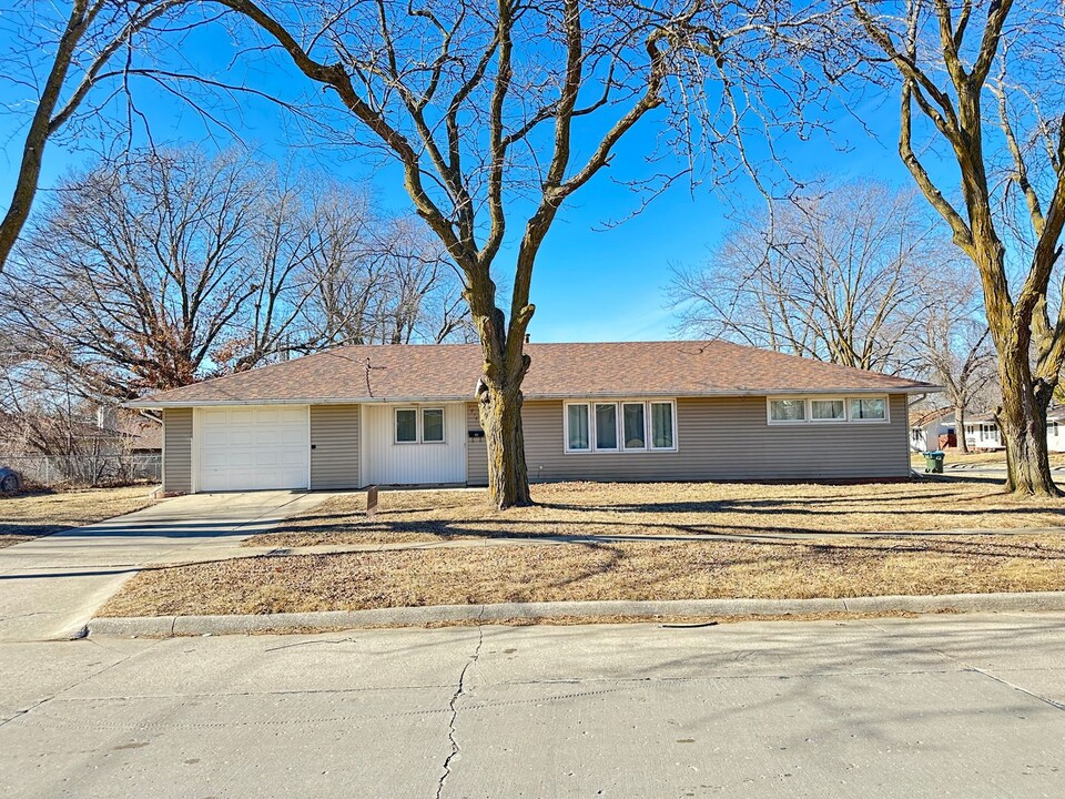 1814 N 25th St in Fort Dodge, IA - Building Photo