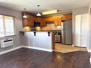 800 N Mollison Ave in El Cajon, CA - Building Photo - Building Photo