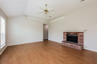 1305 Indian Wells Tr in Midlothian, TX - Building Photo - Building Photo