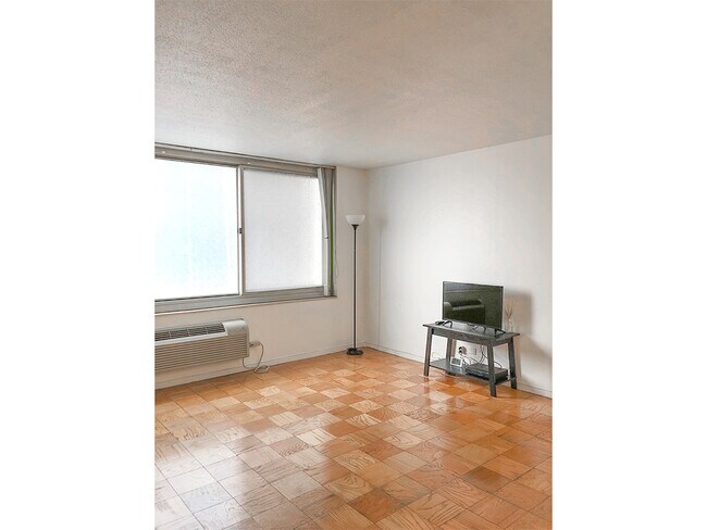 333 E 45th St-Unit -6D in New York, NY - Foto de edificio - Building Photo