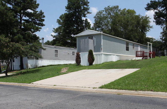 Lakeside Mobile Home Community in Ellenwood, GA - Building Photo - Building Photo