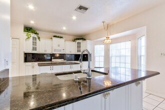 4905 Lake Cecile Dr in Kissimmee, FL - Building Photo - Building Photo