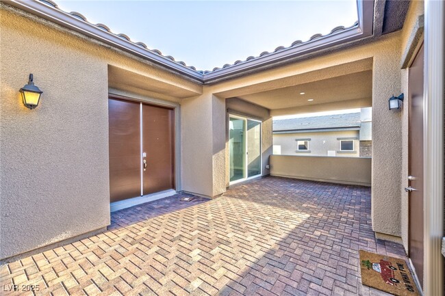 13 Via Tiberina in Henderson, NV - Building Photo - Building Photo