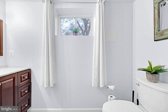 7109 Layton Dr in Springfield, VA - Building Photo - Building Photo