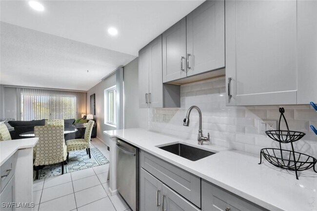 property at 1300 Gulf Shore Blvd N