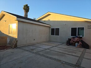 759 W 97th St in Los Angeles, CA - Building Photo - Building Photo