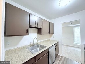 7598 Gales Ct in Manassas, VA - Foto de edificio - Building Photo