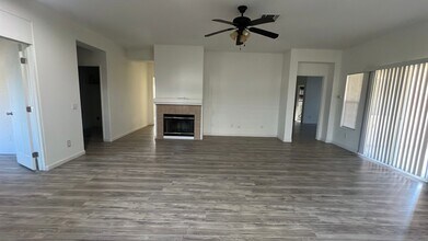 434 E Sunburst Cir in Lancaster, CA - Building Photo - Building Photo