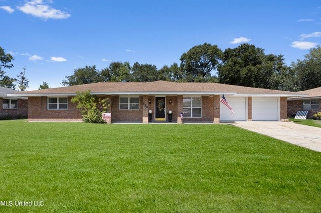 property at 550 Mockingbird Dr