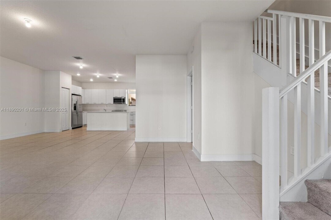 4612 NW 83rd Pky in Doral, FL - Building Photo