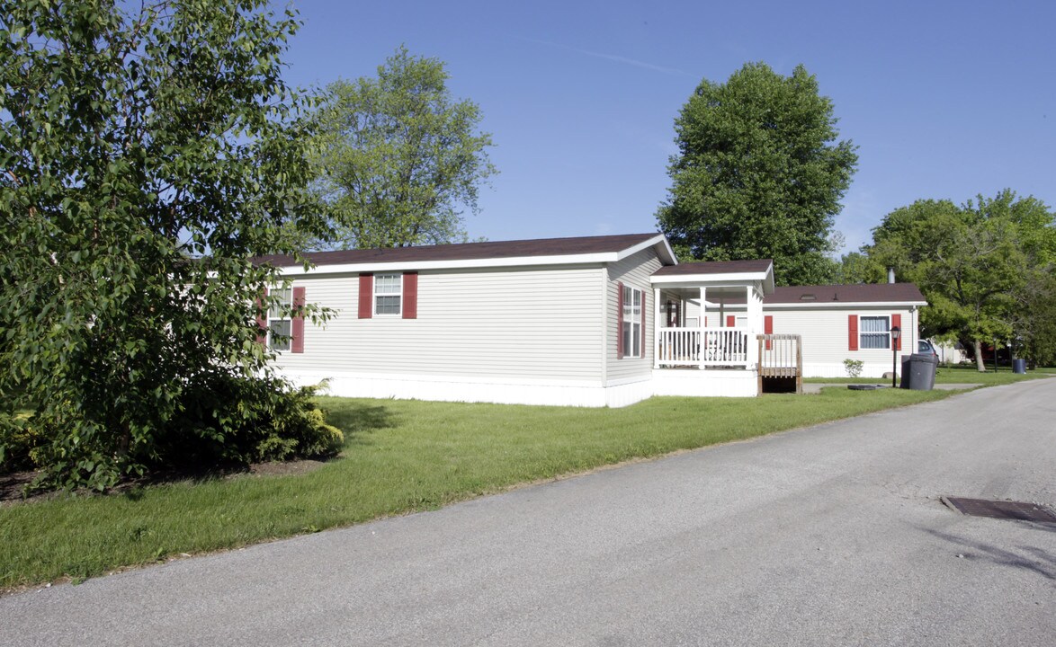 Pine Gate Mobile Home Community in Ravenna, OH - Building Photo