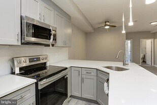 400 N Highland Ave in Baltimore, MD - Building Photo