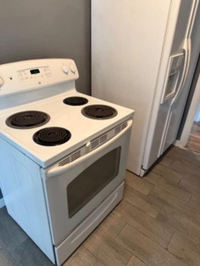 1976 Lambert St in Jacksonville, FL - Building Photo - Building Photo