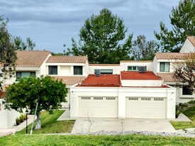 17754 Villamoura Dr in Poway, CA - Building Photo