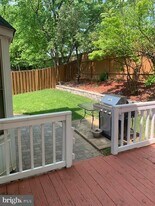 7801 Morning Glen Ln in Alexandria, VA - Building Photo