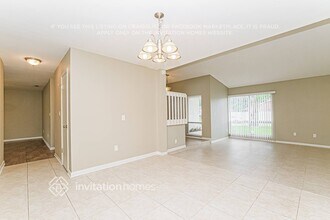 553 Oak Creek Dr in Brandon, FL - Building Photo - Building Photo