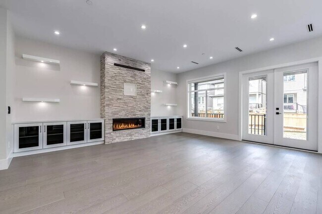 23087 134 Loop in Maple Ridge, BC - Building Photo - Building Photo