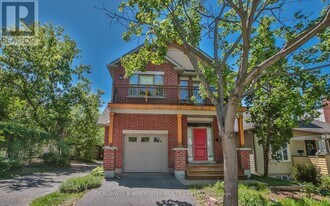 158 Marlborough Ave in Ottawa, ON - Building Photo