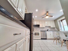 238 Skyview Dr in Cromwell, CT - Building Photo - Building Photo