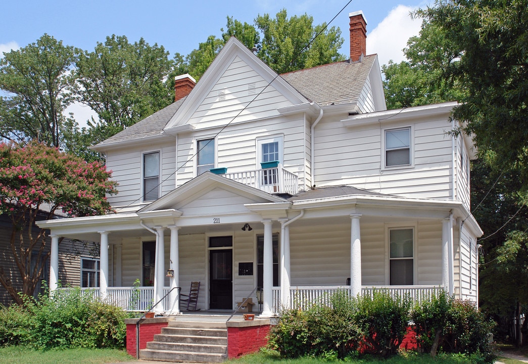 211 E Peace St in Raleigh, NC - Building Photo