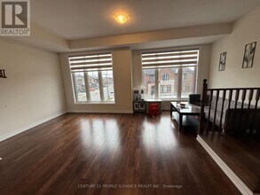 25 Minnock St in Caledon, ON - Building Photo - Building Photo