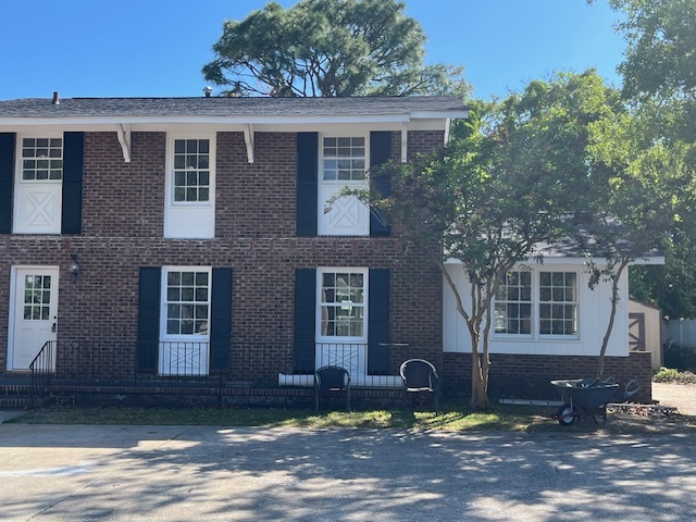 property at 5918 Woodside Ave