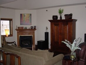 4407 Pershing Ave, Unit 3s in Downers Grove, IL - Foto de edificio - Building Photo