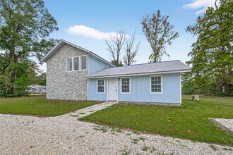 5199 E Farm to Market 1988 in Livingston, TX - Building Photo - Building Photo