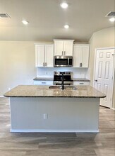 3008 Keathley Dr in Lorena, TX - Foto de edificio - Building Photo