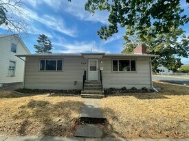 624 2nd St in Cheney, WA - Building Photo