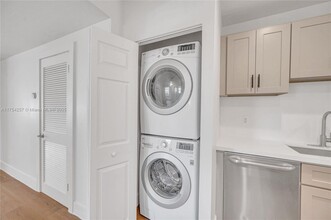 893 NE 81st St in Miami, FL - Building Photo - Building Photo