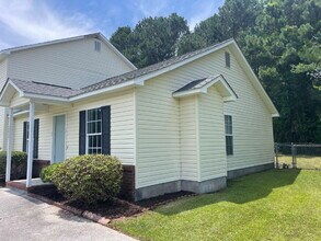 2037 Brandymill Ln in Jacksonville, NC - Building Photo - Building Photo