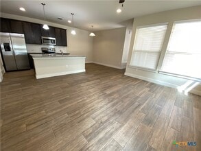 725 Milestone Pk in New Braunfels, TX - Building Photo - Building Photo